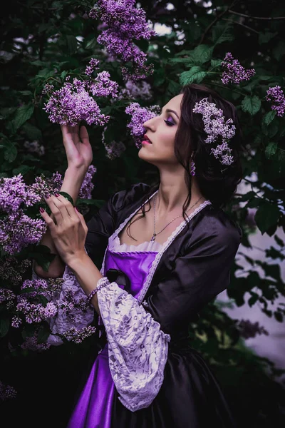 Dame Robe Baroque Noire Violette — Photo