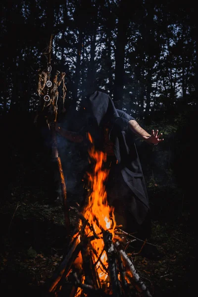 Hechicero Con Marcas Cuerpo Bosque —  Fotos de Stock