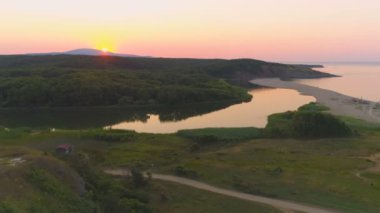 Bulgaristan 'ın Veleka Nehri haliç ve Sinemorets Sahili üzerindeki hava aracı görüntüsü