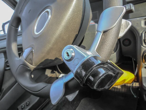 mekanik direksiyon kilidi ile direksiyon kilidi