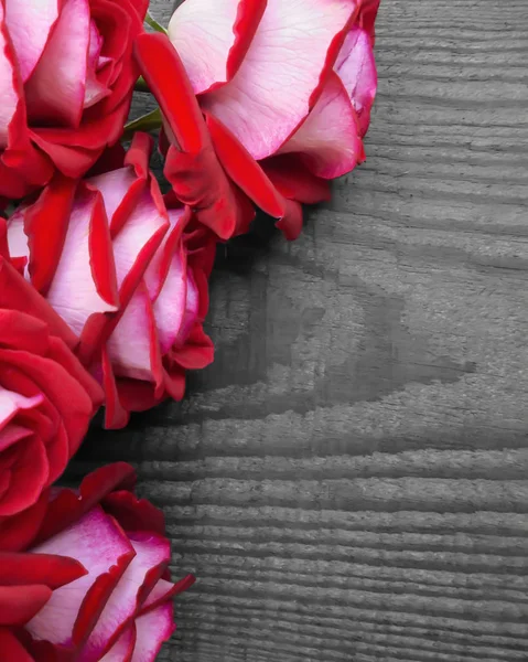 Red Roses White Petals Lie Sides Dark Wooden Surface — Stock Photo, Image