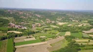 Kırsal Yeşil Alanlar ve Hills Kırsal Güneşli Günü