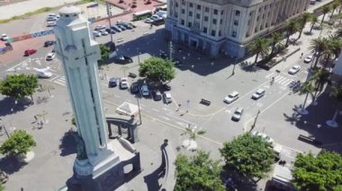 Santa Cruz de Tenerife - Plaza de Espaa sqare de Santa Cruz de Tenerife şehir merkezinde Savaş Anıtı Havadan atış