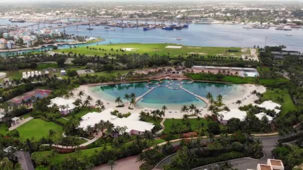 Paradise Island Bahamas Dolphin Cay Atlantis Resort Water Park Vista — Vídeo de stock