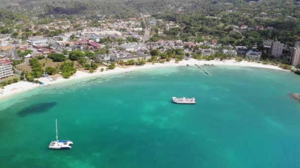 Piękne Turkusowe Zatoki Ocho Rios Jamajka Aerial Shot Pięknej Turkusowej — Wideo stockowe