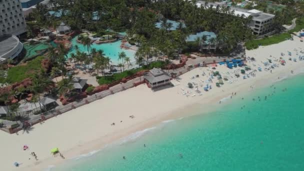 Paradise Island Bahamas Beautiful Turquoise Water Beach Hotels Resorts Breathtaking — Stock Video