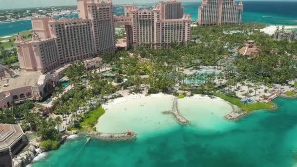 Paradiesische Insel Bahamas Atlantis Resort Mit Aquaventure Waterpark Luftaufnahme Berühmten — Stockvideo