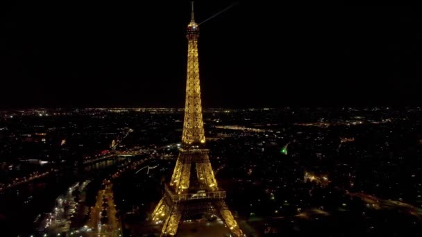 Antenn Närbild Skott Eiffeltornet Natten Paris Frankrike Paris Antenn Närbild — Stockvideo
