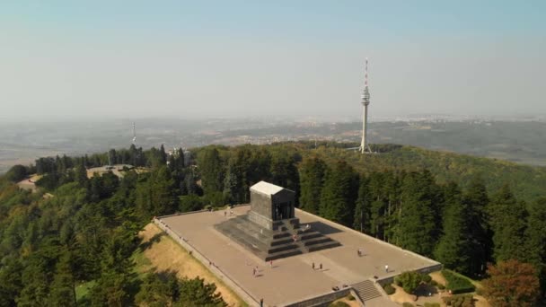 Monumento Héroe Desconocido Torre Avala Fondo Belgrado Serbia Vista Aérea — Vídeos de Stock