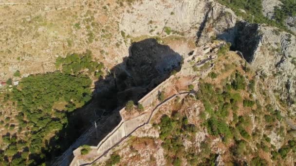 Antigo Porto Mediterrâneo Kotor Castelo San Giovanni — Vídeo de Stock