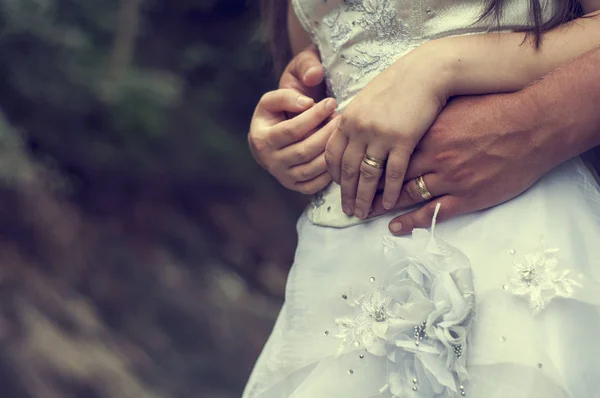 Mani Che Tengono Una Borsa — Foto Stock