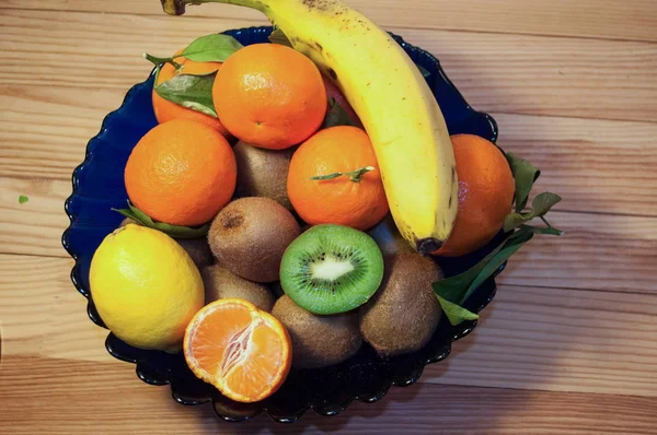 Frutas Frescas Una Canasta — Foto de Stock