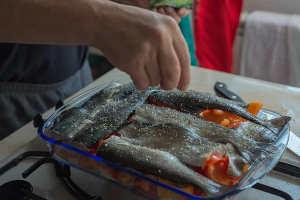 Pescado Fresco Mano — Foto de Stock