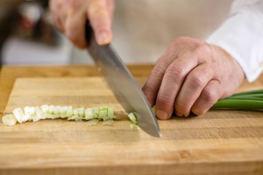  the chef chop green onion