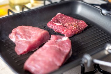  ızgarada pişirilen kırmızı et