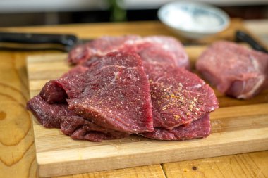 ızgara için et hazırlanması