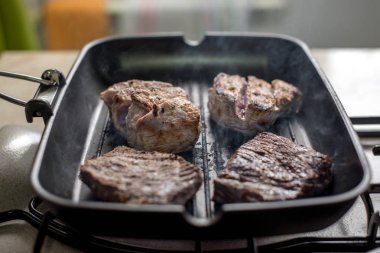  ızgara da kırmızı et