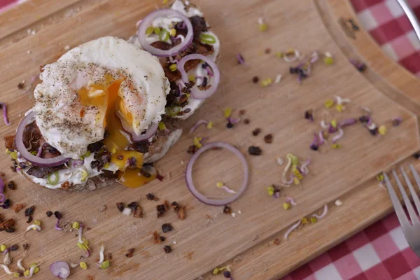 Sándwiches Con Cebolla Huevo —  Fotos de Stock