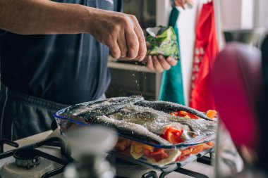 fırında balık ve sebze