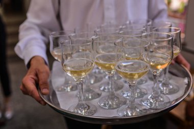  tepside şampanya bardakları