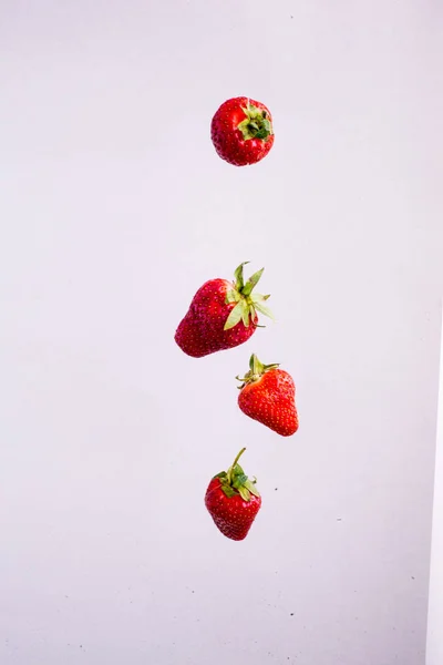 Fresas Sobre Fondo Blanco — Foto de Stock