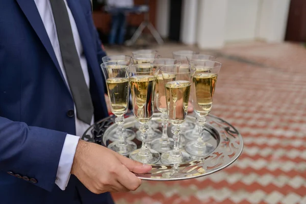 Champagne Glas Serveras Brickan — Stockfoto