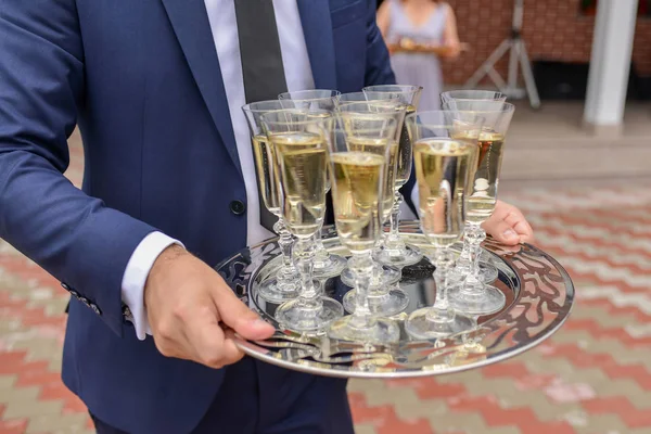 Champagne Glas Serveras Brickan — Stockfoto