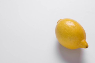 izole beyaz zemin üzerine limon