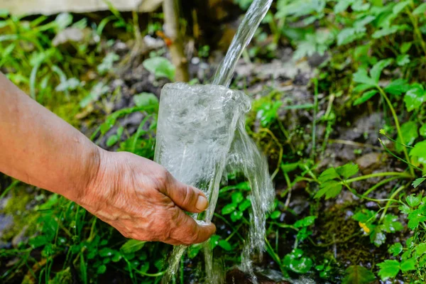 Natural Mountain Water Spring — Stock Photo, Image