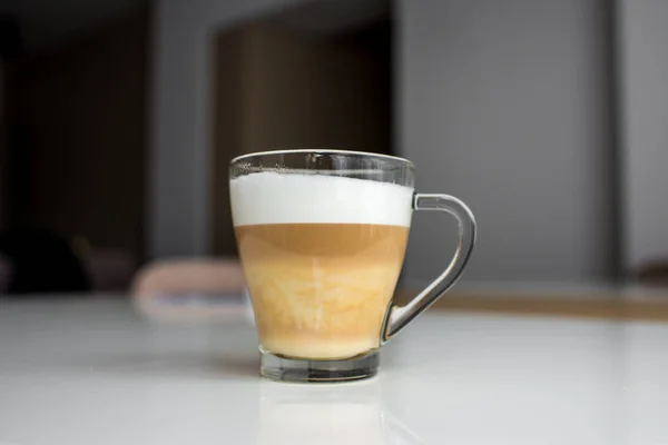 Cappuccino Una Tazza Vetro — Foto Stock