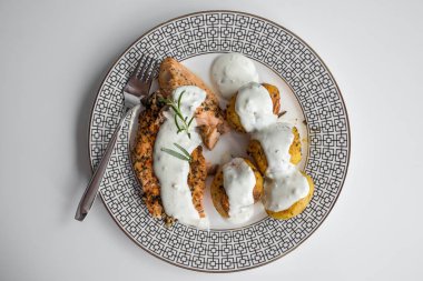  patates ve sos ile somon