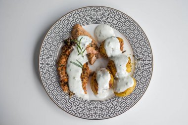  patates ve sos ile somon