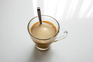 süt izole ile kahve