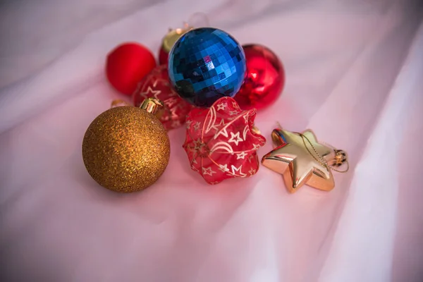 Boules Décorations Noël Sur Fond Blanc — Photo