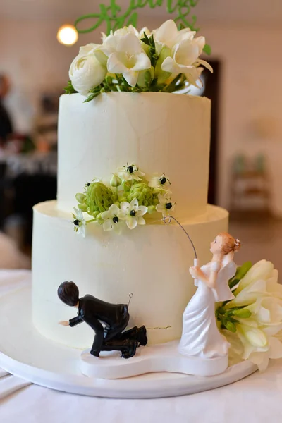 Bröllopstårta Med Blommor — Stockfoto
