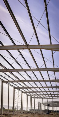  Modern binanın çatısı