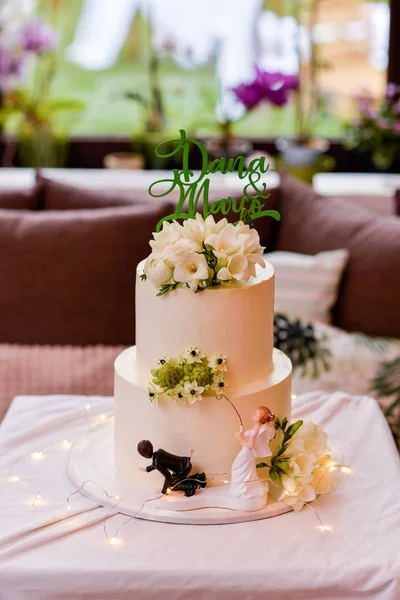 Bolo Casamento Decorado Com Flores — Fotografia de Stock