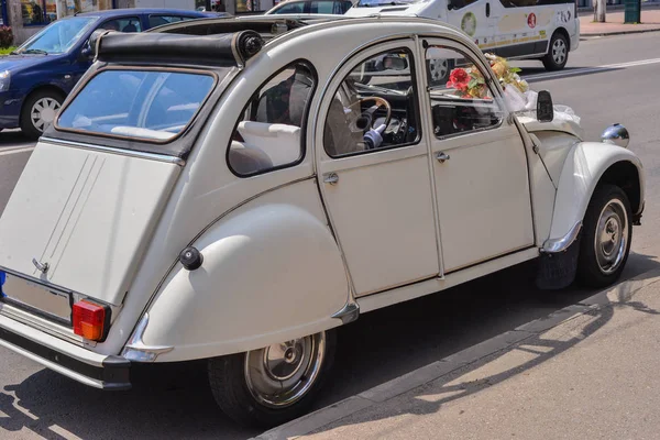 Vintage Carro Branco Rua — Fotografia de Stock