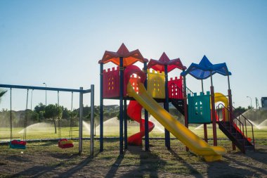 Parktaki çocuklar için oyun alanı