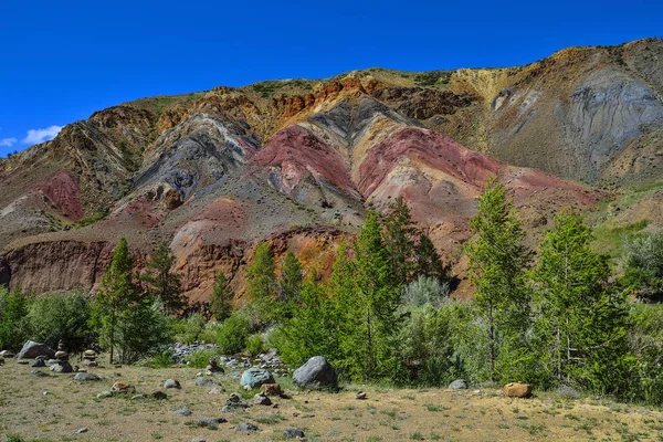 Vista Hermosos Acantilados Arcilla Multicolores Irreales Las Montañas Altai Rusia — Foto de Stock