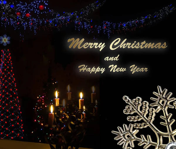 Bougeoir Noël Avec Des Bougies Allumées Sur Rebord Fenêtre Réflexion — Photo