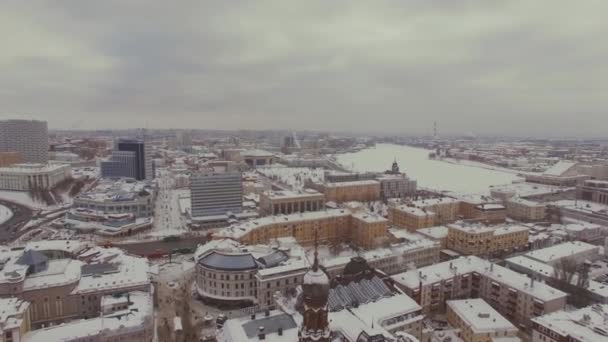 Vinterlandskap Stor Rysk Stad Och Katedral Från Multicopter — Stockvideo