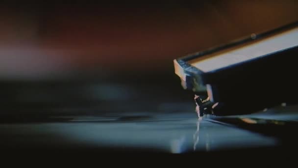 Oynatma Kalemi Vinil Plaka Üzerindedir Albüm Gramaphone Çalıyor Ekstra Yakın — Stok video