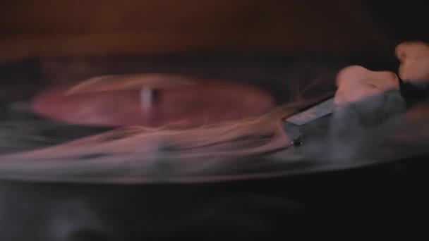 Caneta Reprodução Está Numa Chapa Vinil Disco Está Tocando Gramafone — Vídeo de Stock