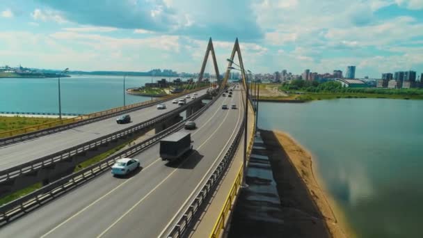 Uno Spettacolare Ponte Sul Fiume Una Splendida Vista Sulla Città — Video Stock