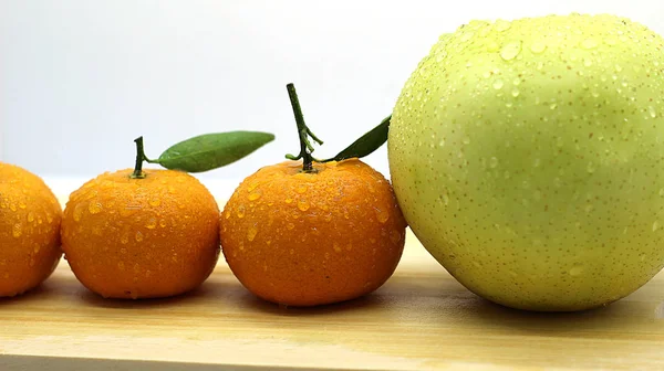 Čerstvá Pomerančová Hruška Photoshoot — Stock fotografie