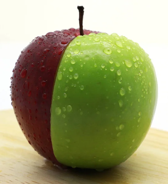 Čerstvé Červené Zelené Jablko — Stock fotografie