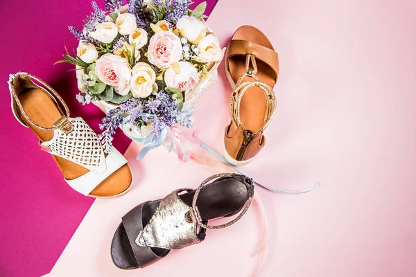 Sandali Donna Eleganti Scarpe Con Scaglie Scarpe Con Fiori — Foto Stock