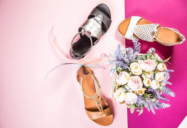 Stilvolle Damensandalen Schuhe Mit Schuppen Schuhe Mit Blumen — Stockfoto