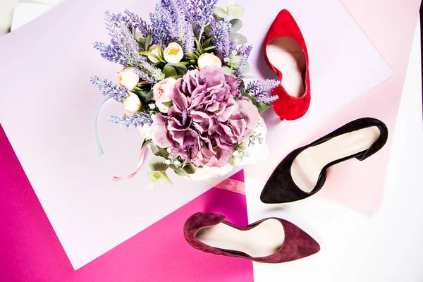 Scarpe Donna Rosse Nere Viola — Foto Stock